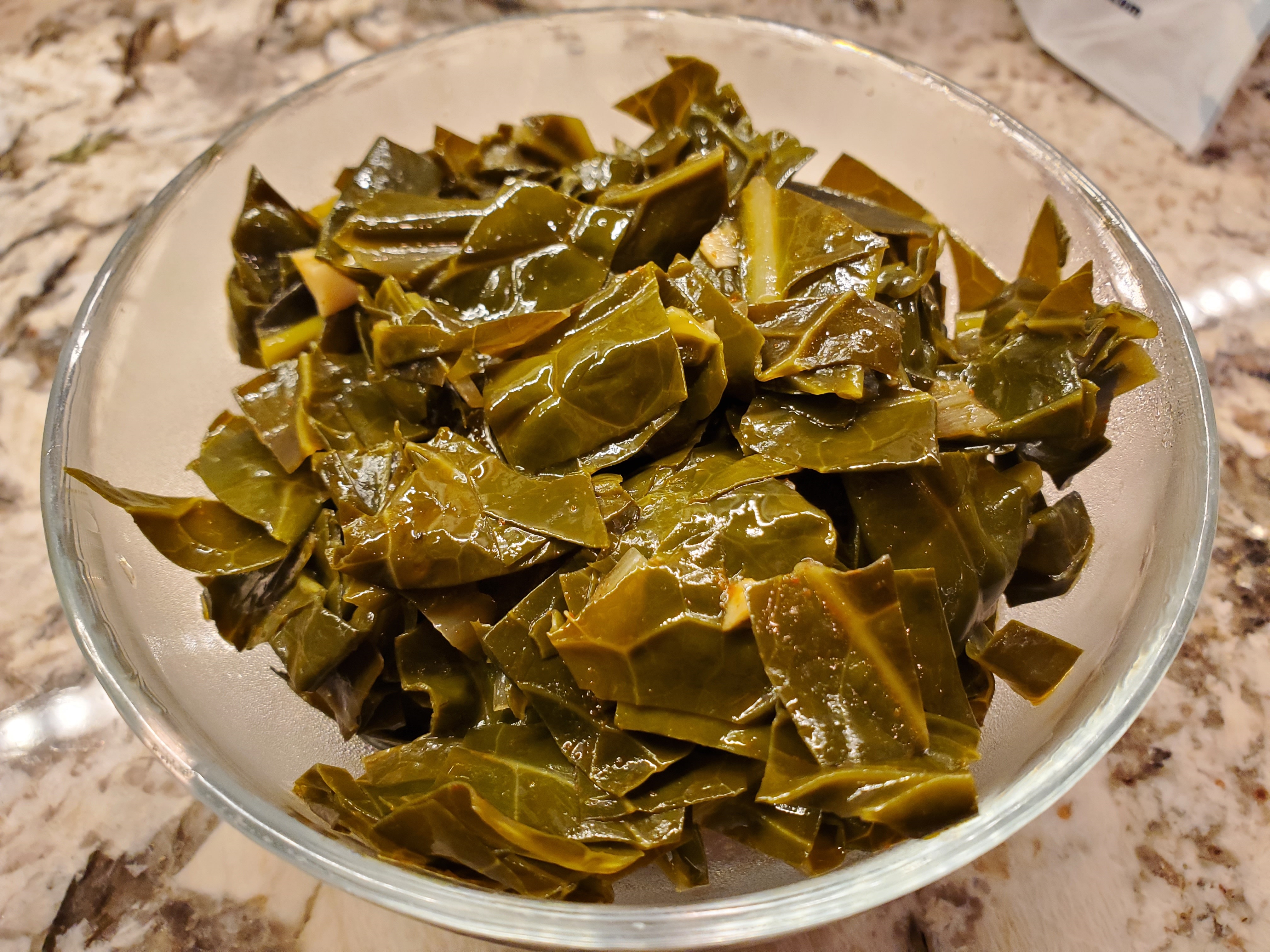 Glass bowl of cooked kelp seaweed